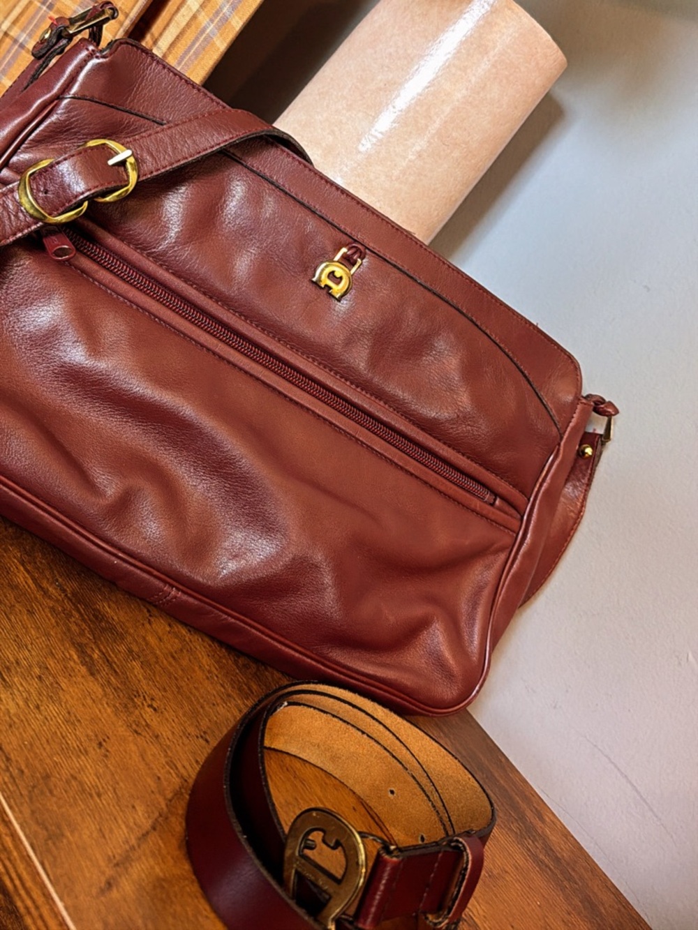 Etienne Aigner Chestnut Brown Leather Shoulder Bag with Gold Hardware